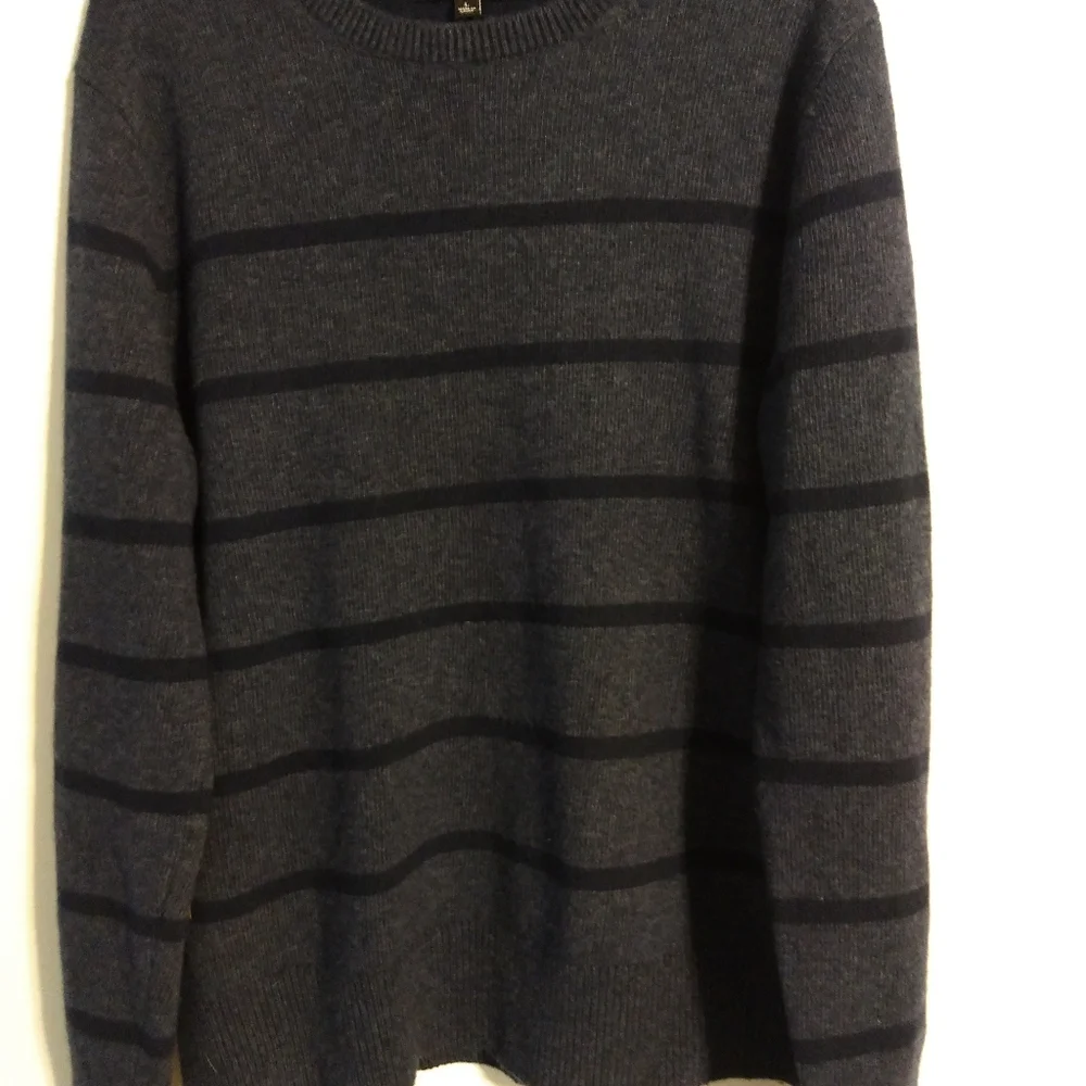 Blue-gray striped sweater mens size large